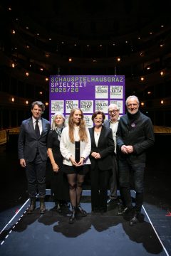 Daniel Doujenis, Andrea Vilter, Anja M. Wohlfahrt, Elgrid Messner, Peter Grabensberger, Kulturstadtrat Günter Riegler