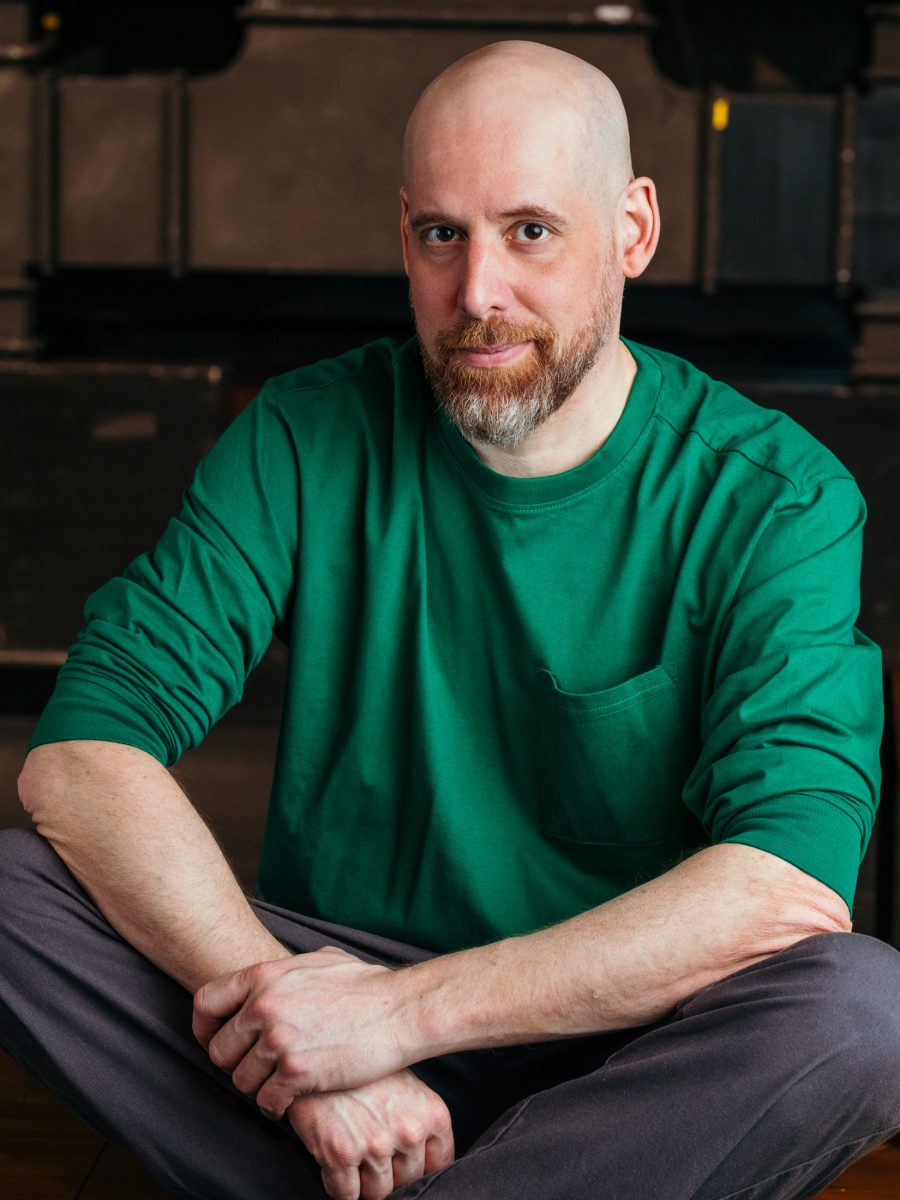 Porträt Ensemblemitglied Sebastian Schindegger