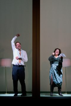 Foto von Anke Stedingk und Sebastian Schindegger in "Minna von Barnhelm"