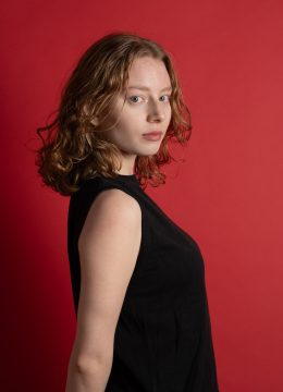 Foto mit Porträt von Anja Christina Harrer