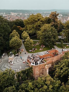 Foto mit Blick auf den Grazer Schlossberg von oben